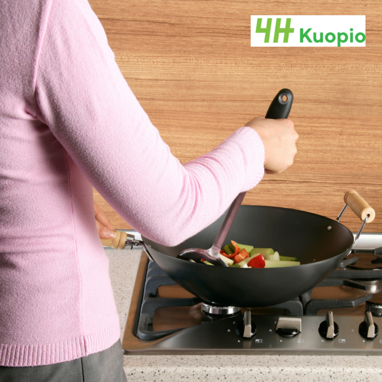 Ruoan valmistaminen tai lämmittäminen asiakkaan kotona. Kuopio 4H puhelinnumero on 044 975 24 72.